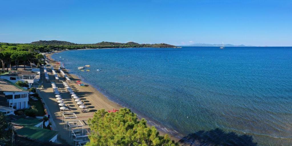 Appartamento 4 Posti Letto N 238 Presso Residence Golf Hotel Punta Ala Esterno foto